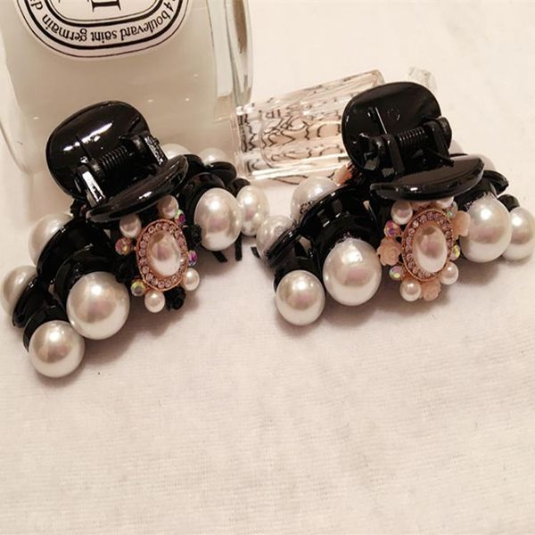 hair accessories 2021 claw clip for women rhinestone clasp girls imitation pearl clamp nice hairpins
hair accessories 2021 claw clip for women rhinestone clasp girls imitation pearl clamp nice hairpins