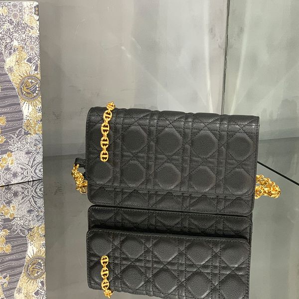 2021 ladies handbag luxury designer bag fashionable adjustable shoulder strap diamond lattice thread plain
2021 ladies handbag luxury designer bag fashionable adjustable shoulder strap diamond lattice thread plain