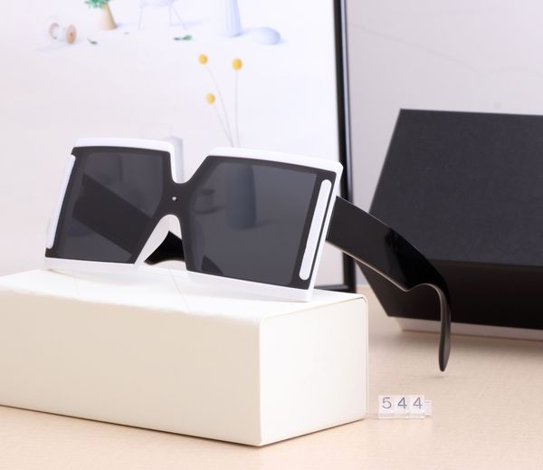 fashion classic designer 2021 luxury sunglasses men and women sunglassess uv400 glasses metal frame polaroid lens with box, White;black
fashion classic designer 2021 luxury sunglasses men and women sunglassess uv400 glasses metal frame polaroid lens with box, White;black