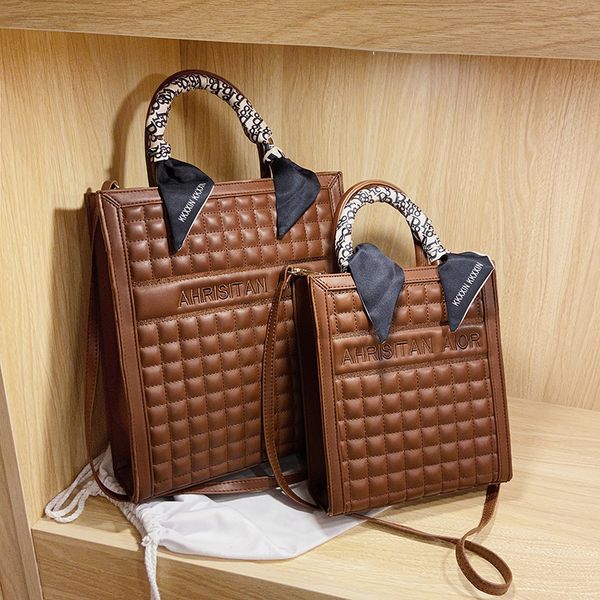 designer bags texture lingge women's 2021 new trendy tote winter versatile single shoulder bag foreign style fashion messenger bag zm9o
designer bags texture lingge women's 2021 new trendy tote winter versatile single shoulder bag foreign style fashion messenger bag zm9o