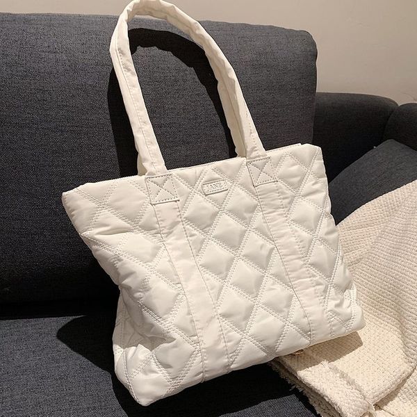 evening bags lingge quilted winter big totes handbags designer women shoulder 2021 hit luxury shopper fashion large handle
evening bags lingge quilted winter big totes handbags designer women shoulder 2021 hit luxury shopper fashion large handle