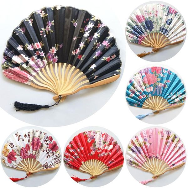 chinese style hand held folding silk fan for wedding event and party supplies home decoration gift woman year 2021 favor
chinese style hand held folding silk fan for wedding event and party supplies home decoration gift woman year 2021 favor