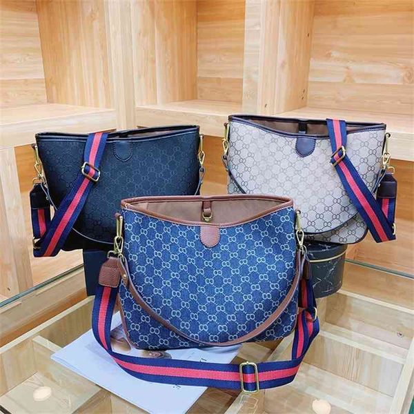 new fashion canvas bag style hand large capacity single shoulder simple leisure tote bag purses
new fashion canvas bag style hand large capacity single shoulder simple leisure tote bag purses
