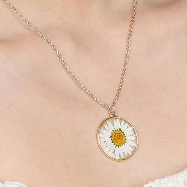 chains 2021 personality and creativity daisy resin transparent epoxy necklace chrysanthemum, Silver
chains 2021 personality and creativity daisy resin transparent epoxy necklace chrysanthemum, Silver