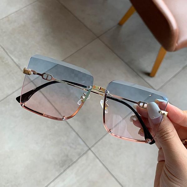 sunglasses gradient square alloy for women fashion vintage elegant sun glasses one peice oversized eyewear shade, White;black
sunglasses gradient square alloy for women fashion vintage elegant sun glasses one peice oversized eyewear shade, White;black