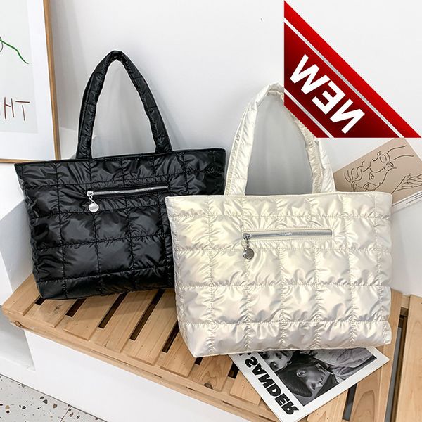 2022 winter new down luxury space cotton handbags women's bags designer ladies wide shoulder strap messenger bag sac a main
2022 winter new down luxury space cotton handbags women's bags designer ladies wide shoulder strap messenger bag sac a main