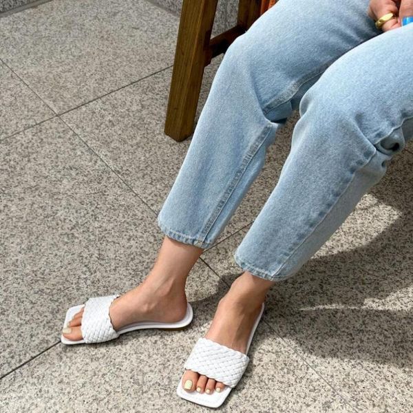 slippers round toe women fashion weave leather flat slides white black summer open outdoor beach shoes woman flip flops
slippers round toe women fashion weave leather flat slides white black summer open outdoor beach shoes woman flip flops