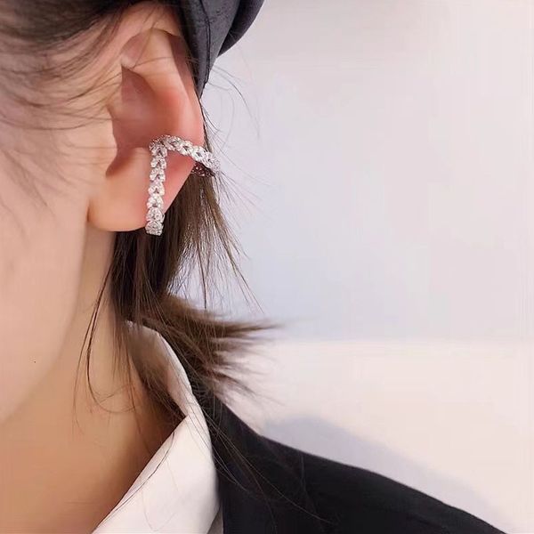 charms 20 micro inlaid zircon wheat ear clip earbone rings without holes earrings women's simple personality, Golden
charms 20 micro inlaid zircon wheat ear clip earbone rings without holes earrings women's simple personality, Golden