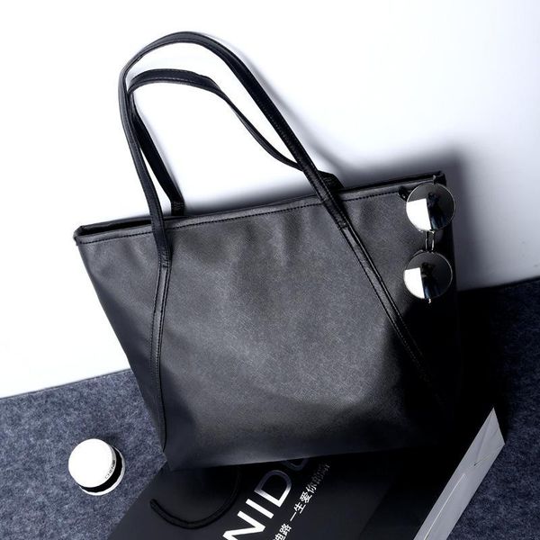 storage bags 2021 autumn european and american fashion bag toothpick pattern shoulder leisure handbag
storage bags 2021 autumn european and american fashion bag toothpick pattern shoulder leisure handbag