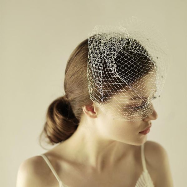 bridal veils simple sweetheart short wedding veil blusher big eyes mesh headdress for travel studio po prop v602, Black 
bridal veils simple sweetheart short wedding veil blusher big eyes mesh headdress for travel studio po prop v602, Black