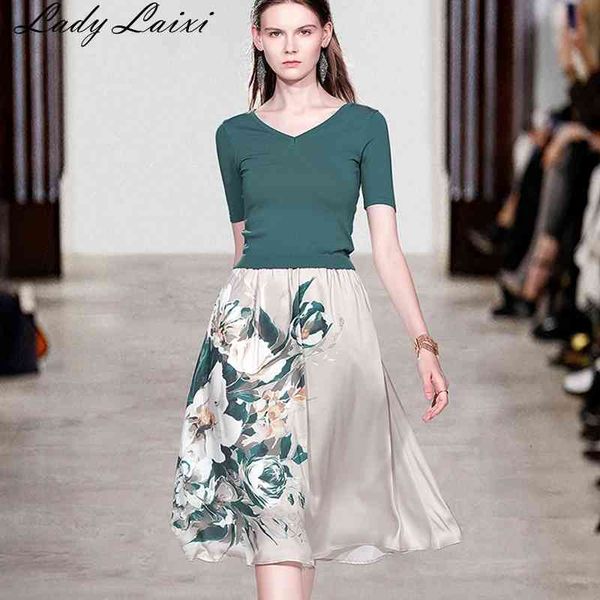 summer new women elegant knit sweater green slim pullovers + a-line floral print skirts suit female two piece set 210407, White
summer new women elegant knit sweater green slim pullovers + a-line floral print skirts suit female two piece set 210407, White