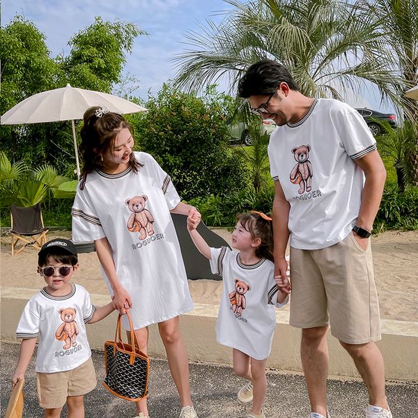 printedt-shirtforfamilylookmothersonoutfitssetsforboysdressesforgirlscoupleclothesdaddysgirlmomandbabyshirt, Red;yellow
printedt-shirtforfamilylookmothersonoutfitssetsforboysdressesforgirlscoupleclothesdaddysgirlmomandbabyshirt, Red;yellow