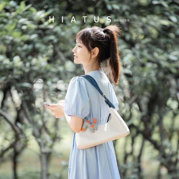 underarm milk brown women's bag 2021 style messenger large capacity dumpling totes
underarm milk brown women's bag 2021 style messenger large capacity dumpling totes