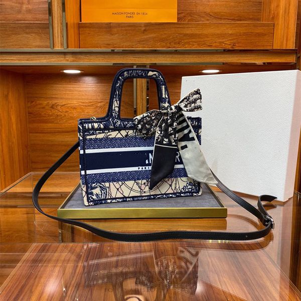 luxury designer women totes handbag fashion dinner bag
luxury designer women totes handbag fashion dinner bag