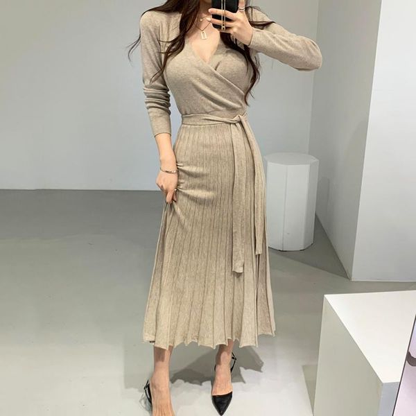casual dresses women 2021 slim bandage midi pleated autumn winter bodycon knitted sweater party club maxi long dress, Black;gray
casual dresses women 2021 slim bandage midi pleated autumn winter bodycon knitted sweater party club maxi long dress, Black;gray