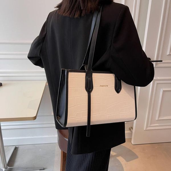 evening bags stone pattern armpit bag 2021 fashion large capacity tote female single shoulder
evening bags stone pattern armpit bag 2021 fashion large capacity tote female single shoulder