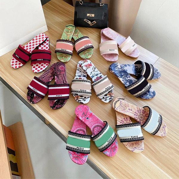 2021 designer leather women sandals summer flat slipper fashion beach woman big head rainbow letters slippers 35-41, Black
2021 designer leather women sandals summer flat slipper fashion beach woman big head rainbow letters slippers 35-41, Black