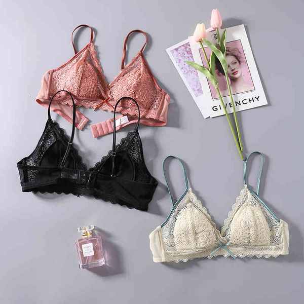 bra women's 100% mulberry silk lining with lace fabric outside french style comfortable wireless bra bralette ss020, Red;black
bra women's 100% mulberry silk lining with lace fabric outside french style comfortable wireless bra bralette ss020, Red;black