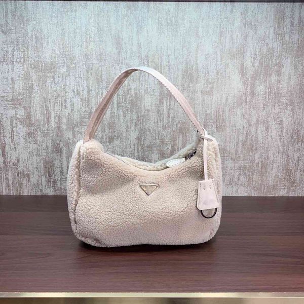 factory outlet autumn and winter leisure white dig bag dumpling zipper horizontal square soft handle solid color medium
factory outlet autumn and winter leisure white dig bag dumpling zipper horizontal square soft handle solid color medium