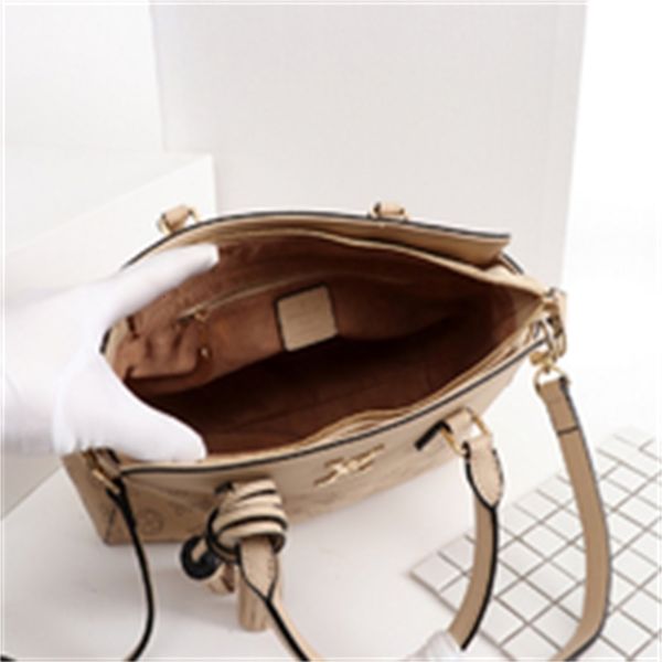 brand designer luxury wf9o m55050 perforated fringed shoulder bag apricot women handbags iconic bags handles shoulder bags totes cross b
brand designer luxury wf9o m55050 perforated fringed shoulder bag apricot women handbags iconic bags handles shoulder bags totes cross b