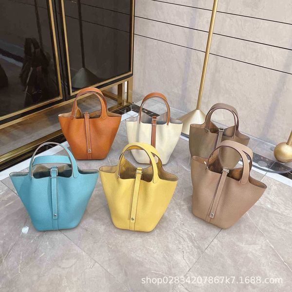 classic flower h family vegetable basket bag female 2021 leather six color lock bucket litchi grain cowhide hand
classic flower h family vegetable basket bag female 2021 leather six color lock bucket litchi grain cowhide hand