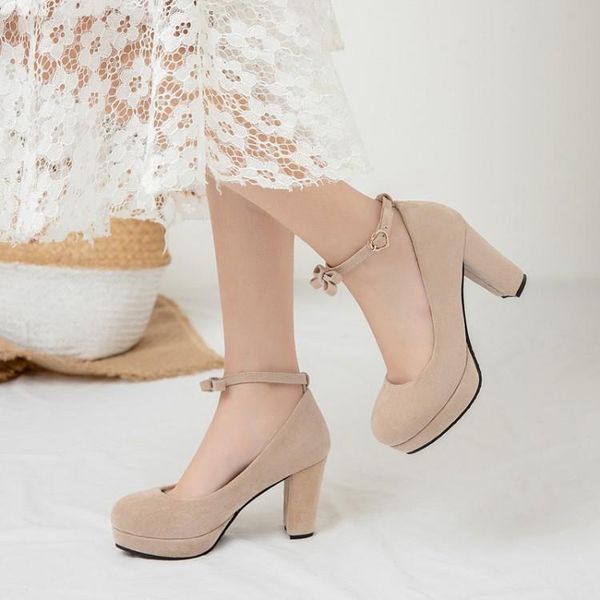 dress shoes middle heel single women's 2021 spring and autumn thick heels high girls round head button small fresh women pumps, Black
dress shoes middle heel single women's 2021 spring and autumn thick heels high girls round head button small fresh women pumps, Black