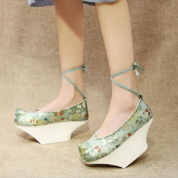 dress shoes spring autumn china style retro strange high heels point toe shallow embroider cotton fabric women pumps ladies casual, Black
dress shoes spring autumn china style retro strange high heels point toe shallow embroider cotton fabric women pumps ladies casual, Black