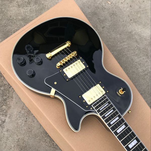 custom shop electric guitar,rosewood fingerboard gitaar,frets binding,mahogany body black color 6 stings guitarra
custom shop electric guitar,rosewood fingerboard gitaar,frets binding,mahogany body black color 6 stings guitarra