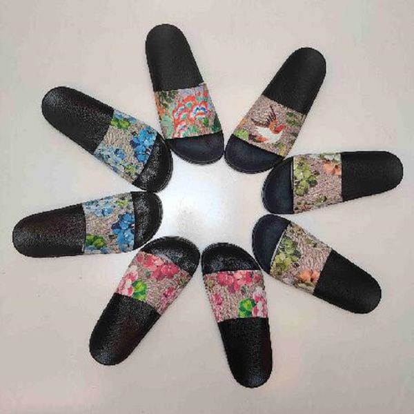 classical men slides women sandals shoes slippers pearl snake print slide 2021 fashion summer wide flat lady sandal slipper with box 35-45
classical men slides women sandals shoes slippers pearl snake print slide 2021 fashion summer wide flat lady sandal slipper with box 35-45