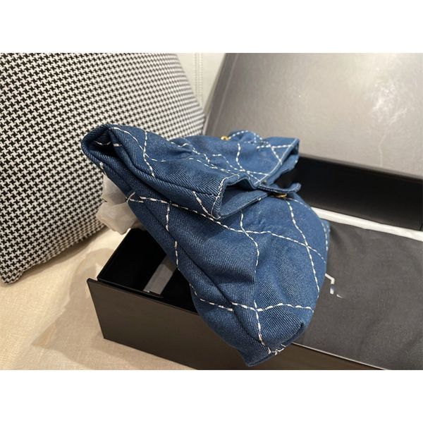 luxury handbags pleated messenger tote bag 21ss new simple lazy style small cowboy women's bag
luxury handbags pleated messenger tote bag 21ss new simple lazy style small cowboy women's bag