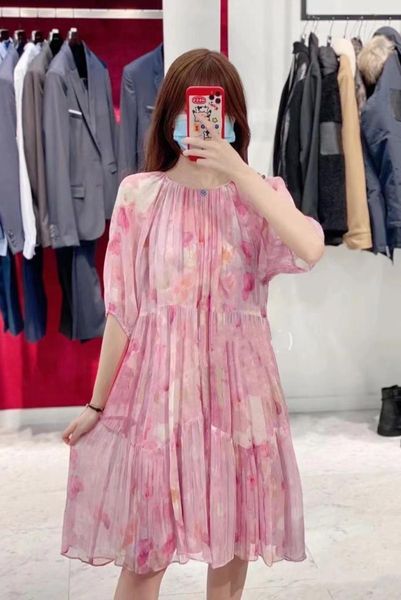 casual dresses 2021 spring and summer products pink blooming floral round neck print loose puff sleeve dress women, Black;gray
casual dresses 2021 spring and summer products pink blooming floral round neck print loose puff sleeve dress women, Black;gray