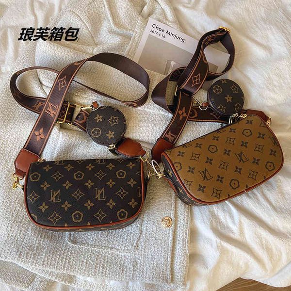 2022 factory wholesale style two-piece set women's same single shoulder bag live broadcast diagonal span