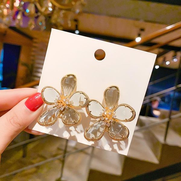 stud shiny side accessories glass flower earrings for women crystal elegant gift, Golden;silver
stud shiny side accessories glass flower earrings for women crystal elegant gift, Golden;silver