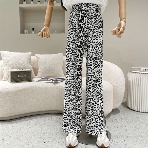 capri women 2021 niche fashion design straight tread dragging high-waist elastic share leopard pants wide leg, Black;white
capri women 2021 niche fashion design straight tread dragging high-waist elastic share leopard pants wide leg, Black;white