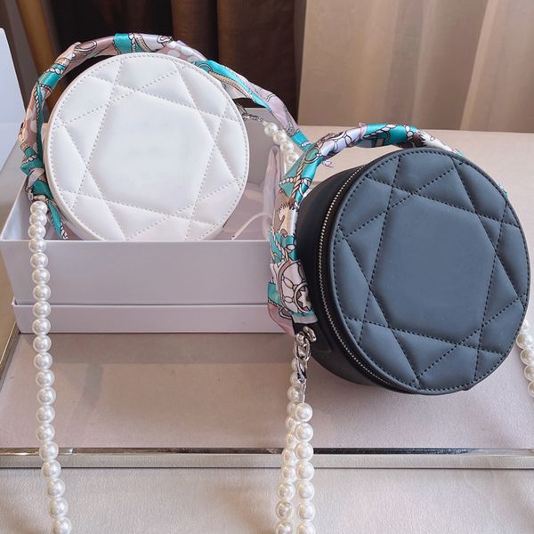 luxury designers bags cosmetic handbags pearl shoulder strap gift silk scarf lady women classic series wallets famous designer cross body ba
luxury designers bags cosmetic handbags pearl shoulder strap gift silk scarf lady women classic series wallets famous designer cross body ba