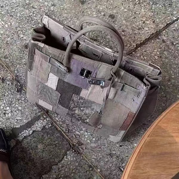 net red same ins super fire splicing military cloth pearl chain one shoulder hand bag female
net red same ins super fire splicing military cloth pearl chain one shoulder hand bag female