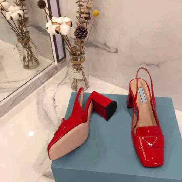 high-end atest dress shoes fashion classic wedding women's black party fashion flat temperament real leather sandals
high-end atest dress shoes fashion classic wedding women's black party fashion flat temperament real leather sandals