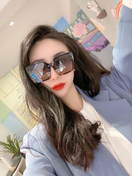 with box fashion oversized women sunglasses brand designer female big frame gradient sun glasses gafas mujer oculos, White;black
with box fashion oversized women sunglasses brand designer female big frame gradient sun glasses gafas mujer oculos, White;black