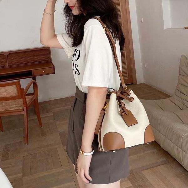 evening bags women bag 2021 genuine leather splicing personality fashion designer luxury handbags crossbody messenger shoulder  
evening bags women bag 2021 genuine leather splicing personality fashion designer luxury handbags crossbody messenger shoulder Â