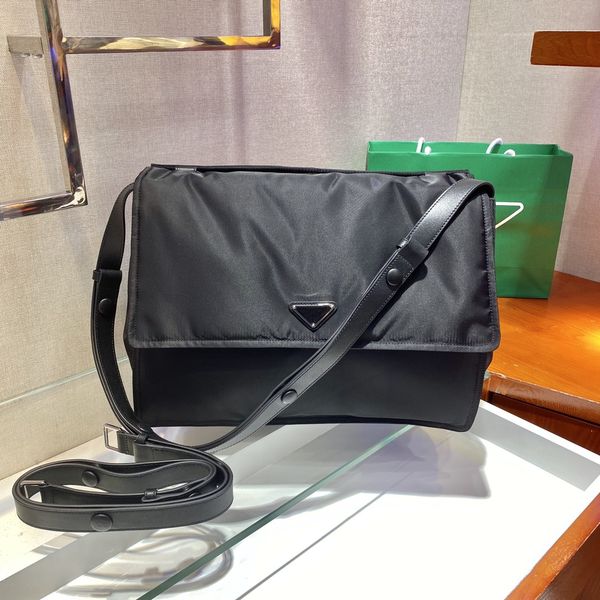 2021 leather large capacity computer totes bag briefcase men's fashion bags plain nylon zipper handbag 1bc208,38 * height 28x bottom 19
2021 leather large capacity computer totes bag briefcase men's fashion bags plain nylon zipper handbag 1bc208,38 * height 28x bottom 19