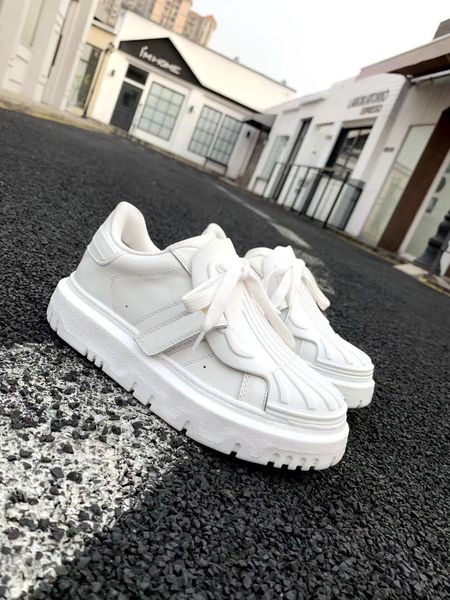 2021 luxurys designers shoe canvas shoes spring and fall fashion confortable obliques womens outdoor platform with box, Black
2021 luxurys designers shoe canvas shoes spring and fall fashion confortable obliques womens outdoor platform with box, Black