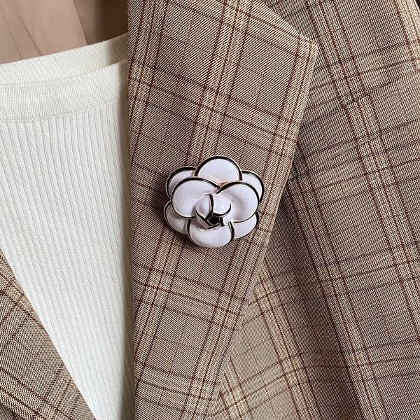 yc4 korean spring summerxiaoxiangfengshan camellia brooch south korea spring and pins summerxiaoxisimple black brooches and white temperame, Gray
yc4 korean spring summerxiaoxiangfengshan camellia brooch south korea spring and pins summerxiaoxisimple black brooches and white temperame, Gray