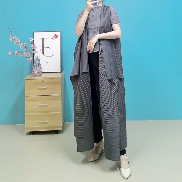 women's trench coats miyak pleated women coat solid sleeveless hooded windbreaker, Tan;black
women's trench coats miyak pleated women coat solid sleeveless hooded windbreaker, Tan;black