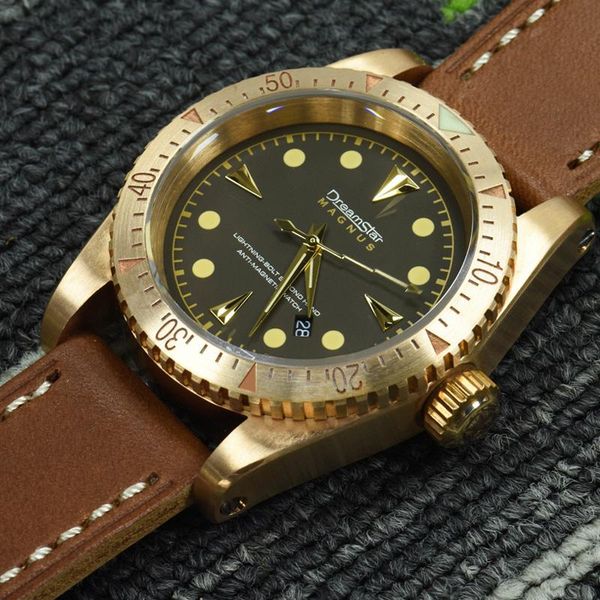 wristwatches hruodland men's cusn8 bronze wristwatch retro green/coffee dial sapphire 200m water resistance sw200 automatic dive watch, Slivery;brown
wristwatches hruodland men's cusn8 bronze wristwatch retro green/coffee dial sapphire 200m water resistance sw200 automatic dive watch, Slivery;brown