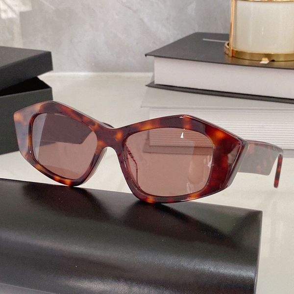 b0106 sunglasses womens fashion shopping travel glasses irregular frame uv 400 lens size 52-15-145 designer with original box, White;black
b0106 sunglasses womens fashion shopping travel glasses irregular frame uv 400 lens size 52-15-145 designer with original box, White;black