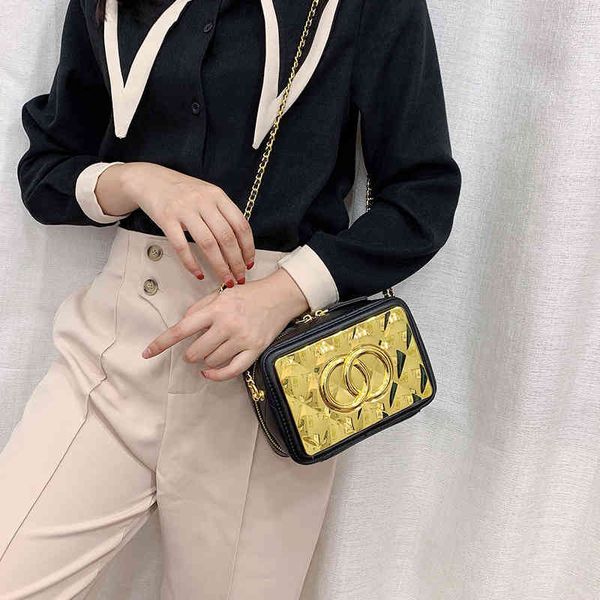 maidudu women's bag metal mirror chain single shoulder diagonal cross small fragrance fashion versatile makeup, Black;red
maidudu women's bag metal mirror chain single shoulder diagonal cross small fragrance fashion versatile makeup, Black;red