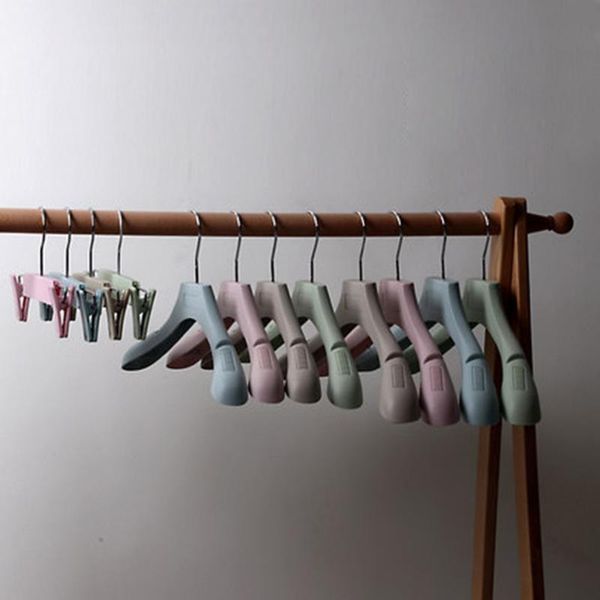 hangers & racks 10 pcs/lot thicken wide shoulder plastic suits hanger non-slip pant rack clothes hanging without mark garment shop dis
hangers & racks 10 pcs/lot thicken wide shoulder plastic suits hanger non-slip pant rack clothes hanging without mark garment shop dis