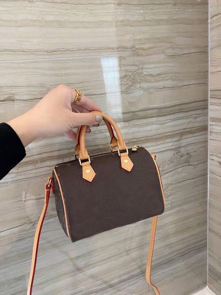 new 2021 designer tote bag handbag shoulder bags crossbody womens fashion genuine real handbags book sac à main
new 2021 designer tote bag handbag shoulder bags crossbody womens fashion genuine real handbags book sac à main