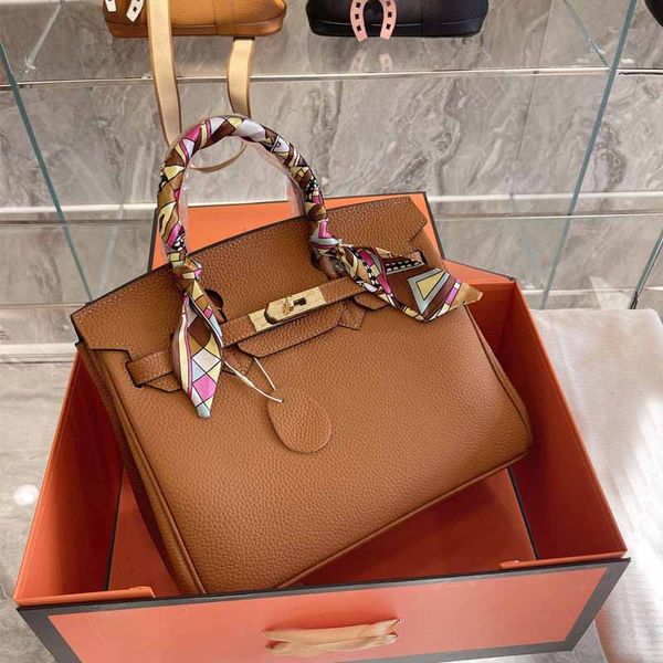 3a+ brushed leather shoulder bags with flap fashion brand handbag luxurys designers crossbody handbags purse
3a+ brushed leather shoulder bags with flap fashion brand handbag luxurys designers crossbody handbags purse