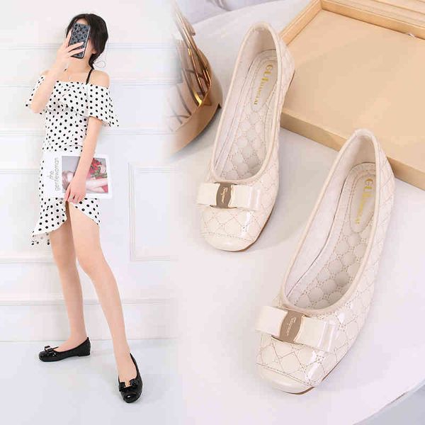 big size 41 square toe ladies flat shoes metal designer rhombus lady flats elegant female leisure autumn slip on shoes spring 823, Black
big size 41 square toe ladies flat shoes metal designer rhombus lady flats elegant female leisure autumn slip on shoes spring 823, Black